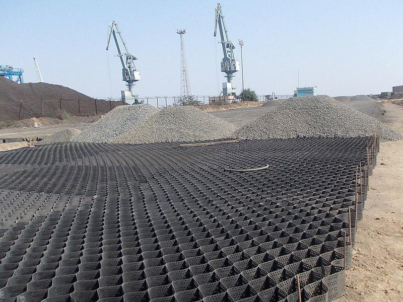 Geo-cells Confinement